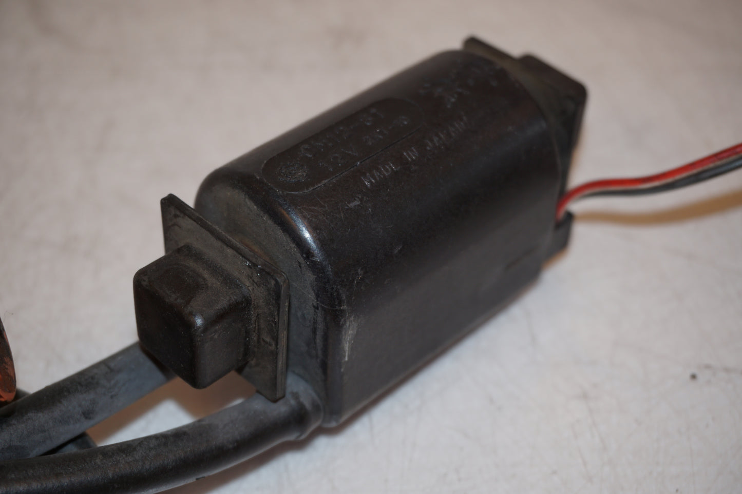 Extrabild2 på Tändspole från en Yamaha FZ 750 -1989 motorcykel.