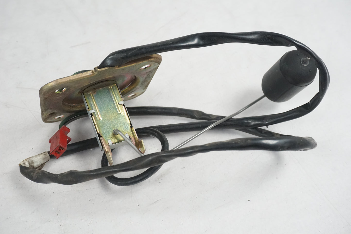 Snett uppifrån på Bensintankgivare från en Honda CBR 1000 F -1987 motorcykel.