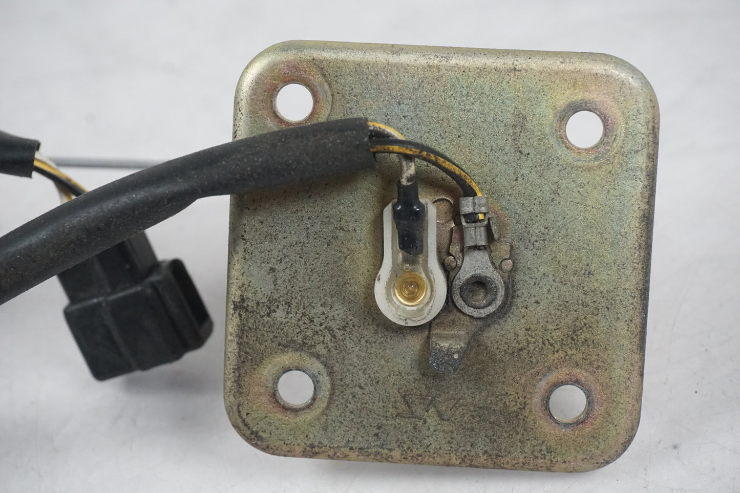 Snett uppifrån på Bensintankgivare från en Kawasaki ZR-X 1200 S -2001 motorcykel.