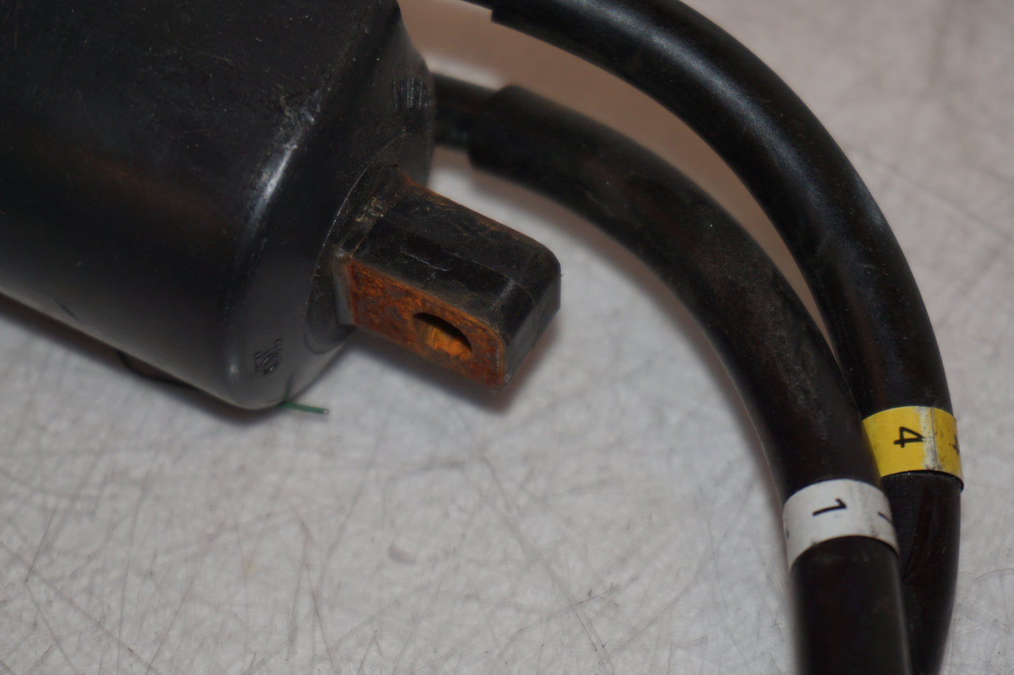 Extrabild3 på Tändspole från en Yamaha FZ-S 600 -1999 motorcykel.