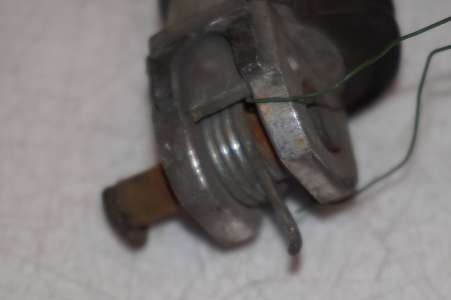 Extrabild4 på Fotpinne från en Suzuki GSX 750 -2001 motorcykel.