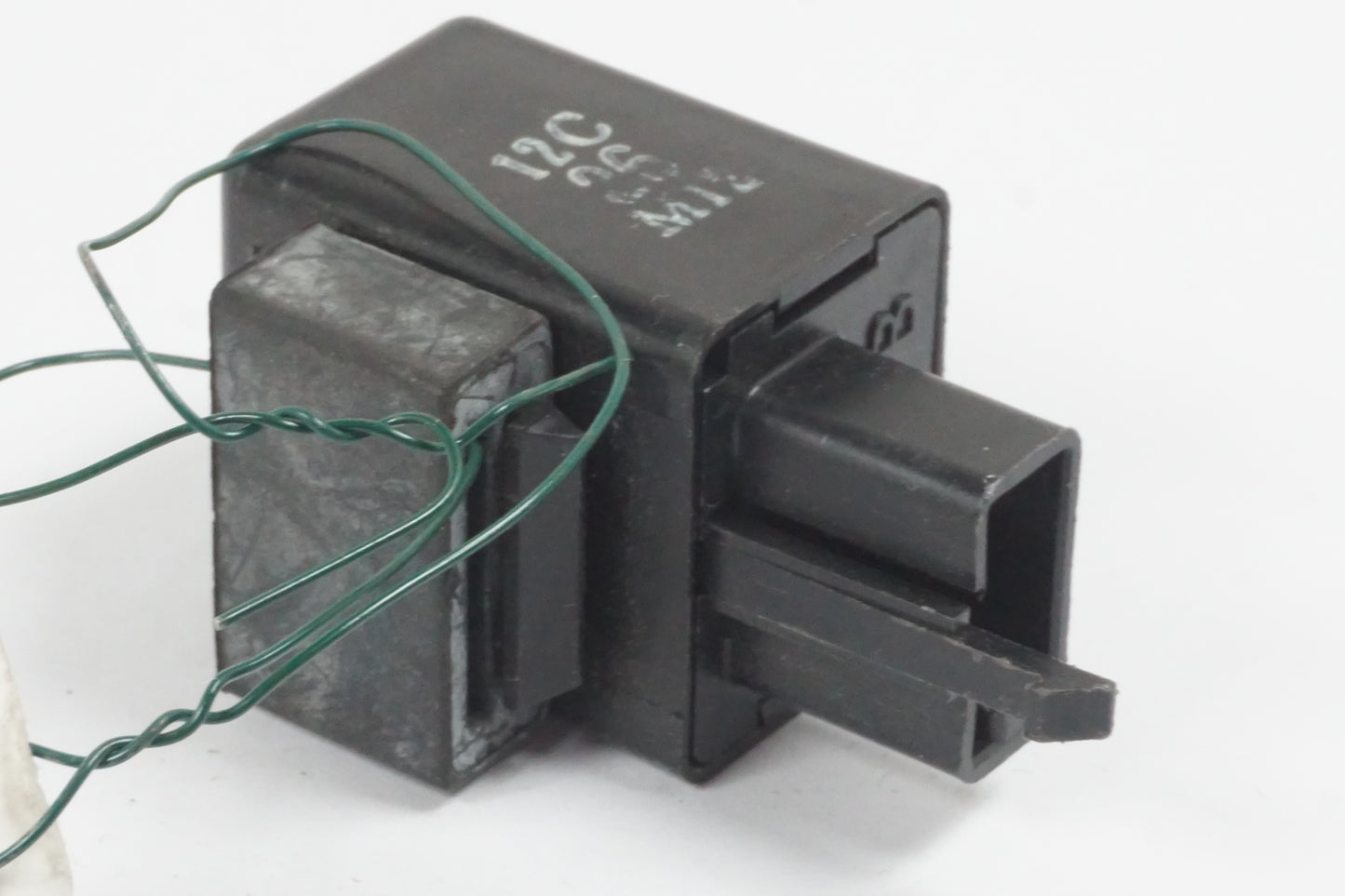 Baksidan pÄ BlinkersrelÀ frÄn en Honda CB 900 F Hornet -2002 motorcykel.