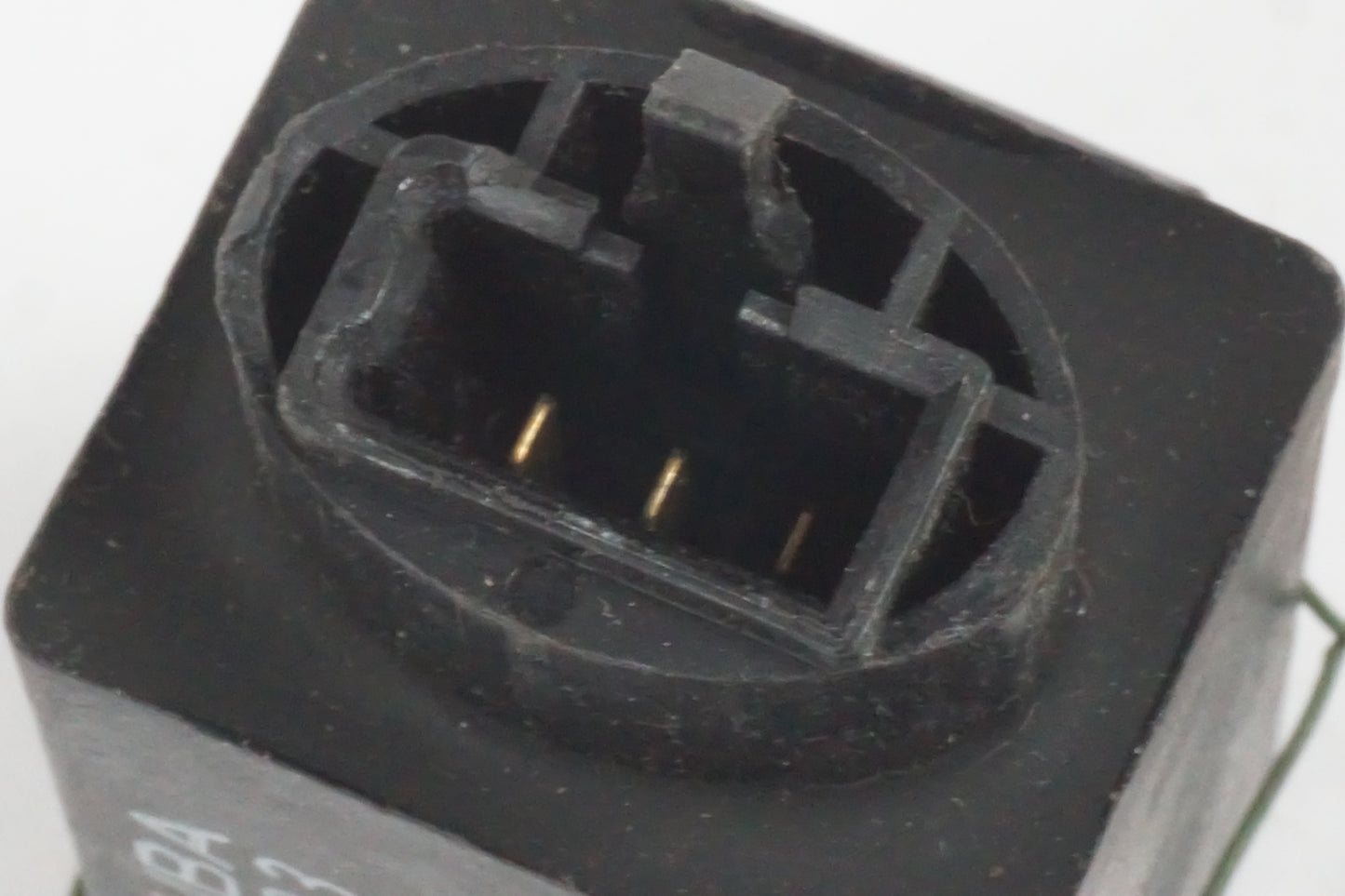 Höger sida på Blinkersrelä från en Honda VFR 800 -1998 motorcykel.