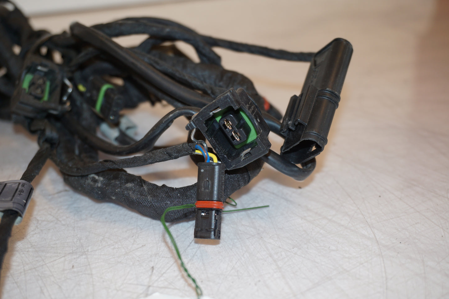 Extrabild3 på Kabelstam från en BMW F 800 GT -2015 motorcykel.