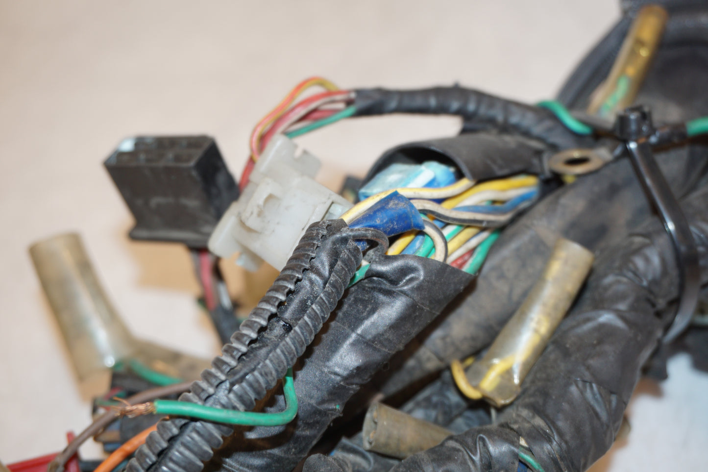 Extrabild7 på Kabelstam från en Honda VF 750 C -1983 motorcykel.