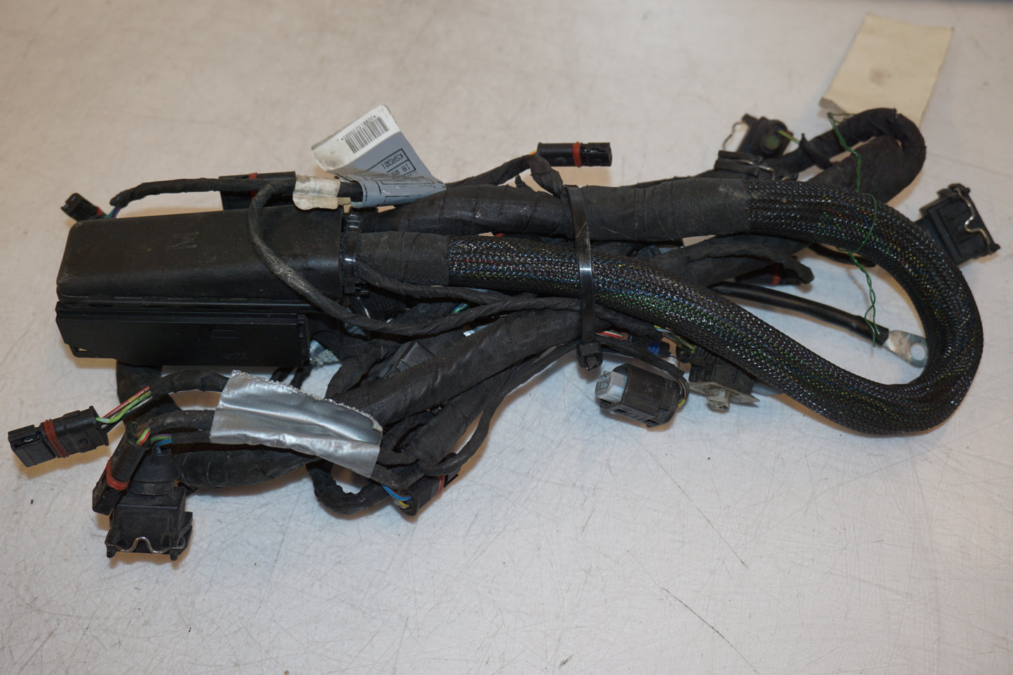 Extrabild3 på Kablage från en BMW K 1200 S -2007 motorcykel.