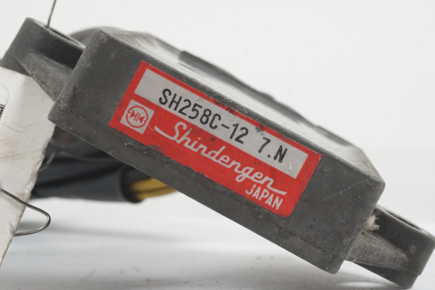 Snett nerifrån på Likriktare från en Honda CBR 1000 F -1990 motorcykel.