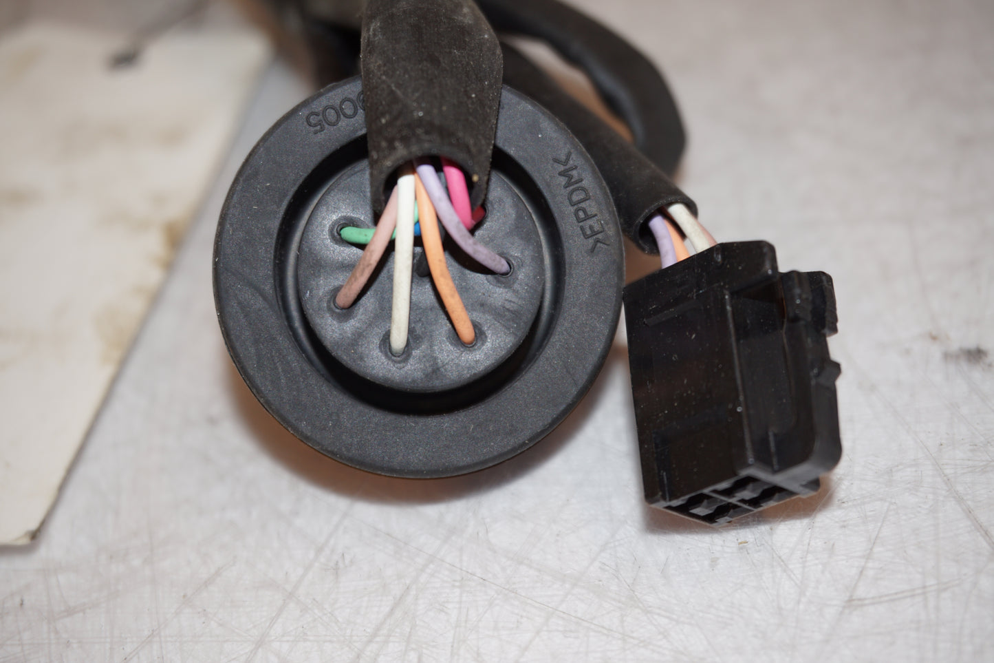 Snett nerifrån på Kablage från en Yamaha FJR 1300 -2016 motorcykel.