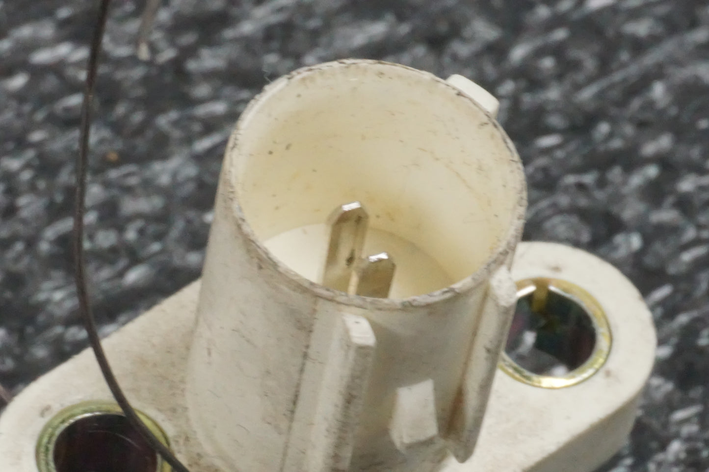 Höger sida på Luftburksensor från en Honda CBR 900 RR -2000 motorcykel.