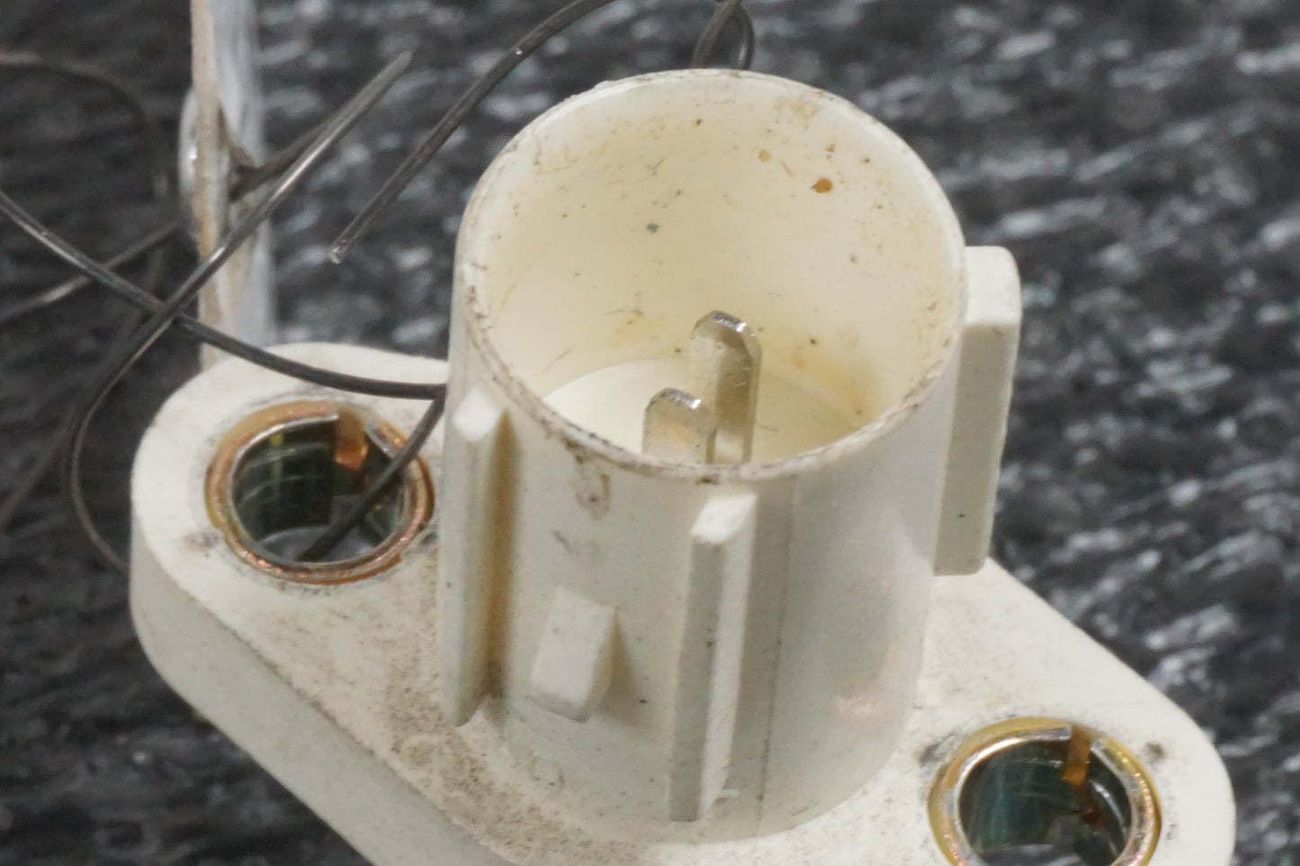 Höger sida på Luftburksensor från en Honda CBR 900 RR -2000 motorcykel.