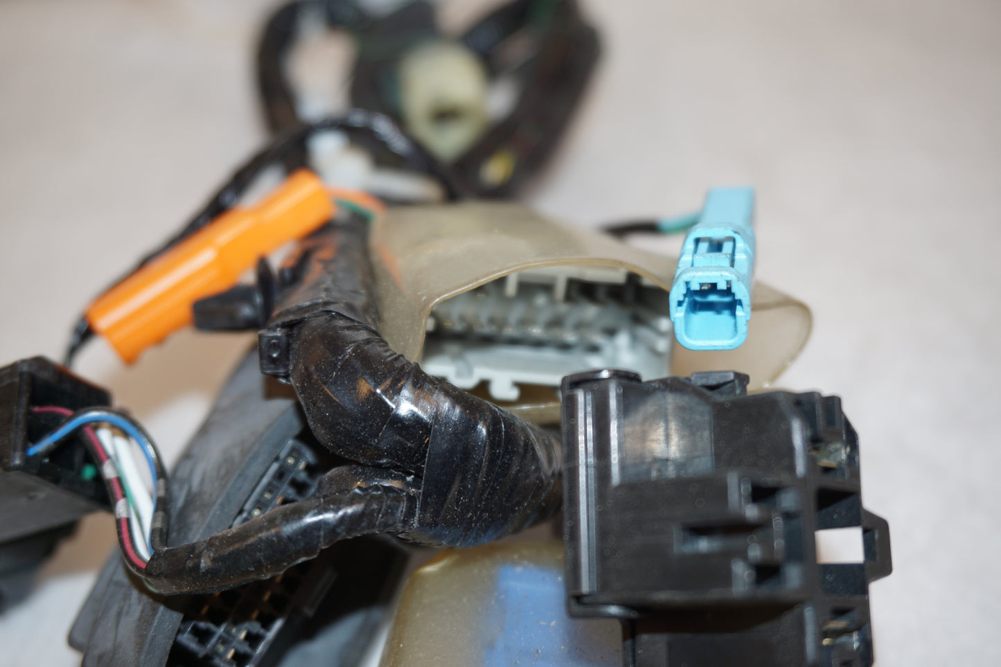 Snett uppifrån på Kabelstam från en Honda CBR 600 RR -2004 motorcykel.