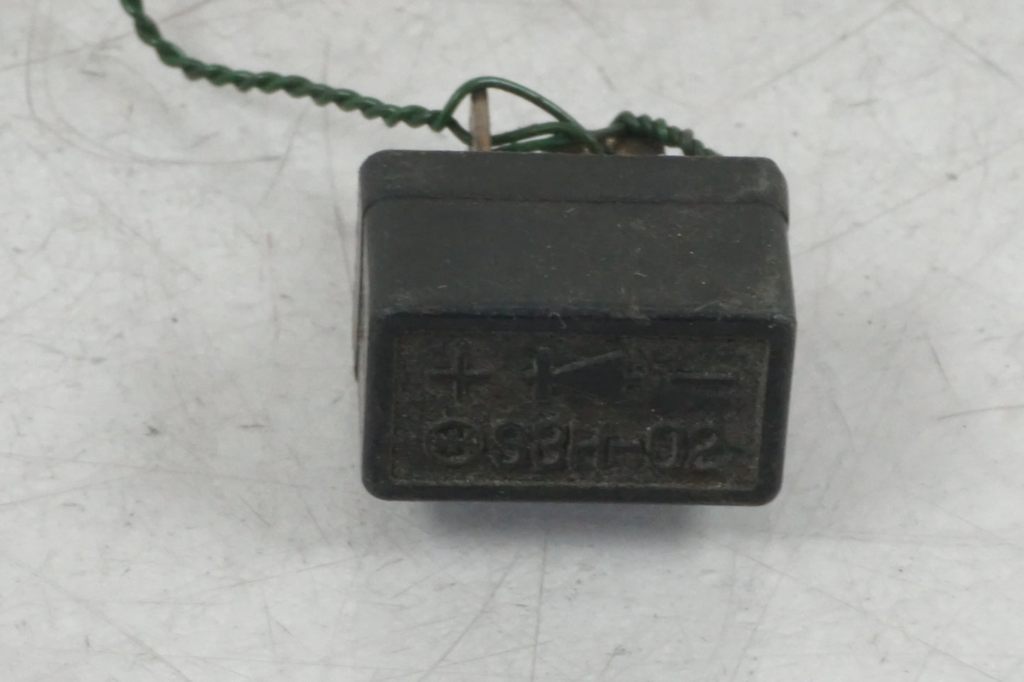 Baksidan på Relä från en Honda XL 600 V -1993 motorcykel.