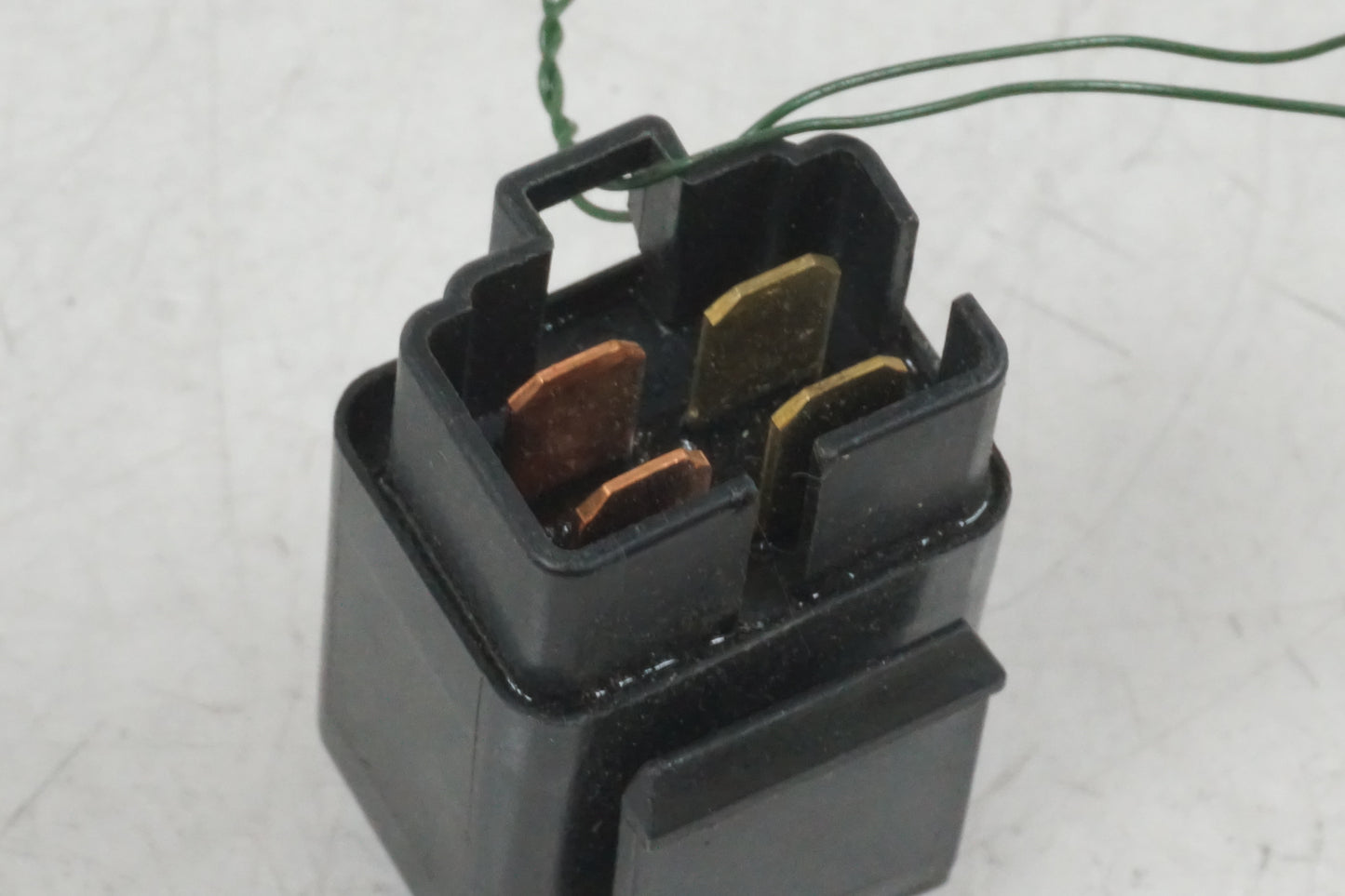 Höger sida på Relä från en Honda CBR 600 RR -2004 motorcykel.