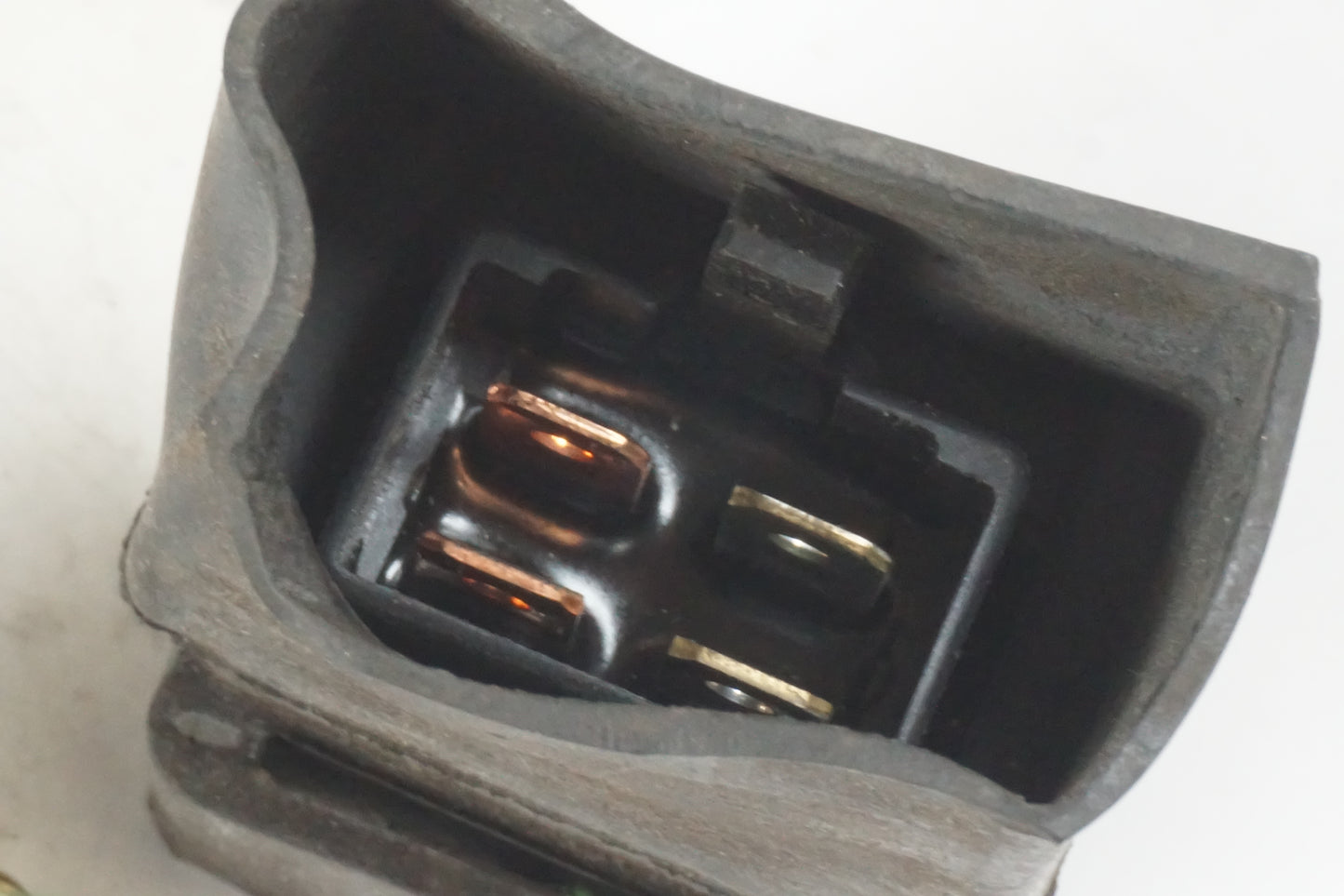 Höger sida på Relä från en Honda VT 600 C -1994 motorcykel.