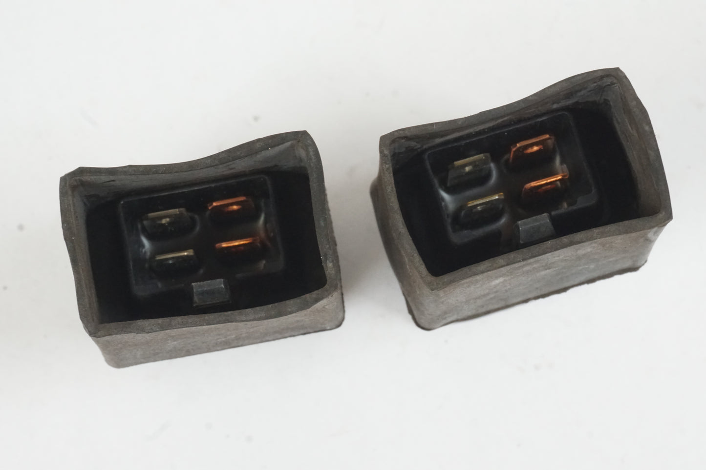 Höger sida på Relä från en Honda XL 600 V -1995 motorcykel.