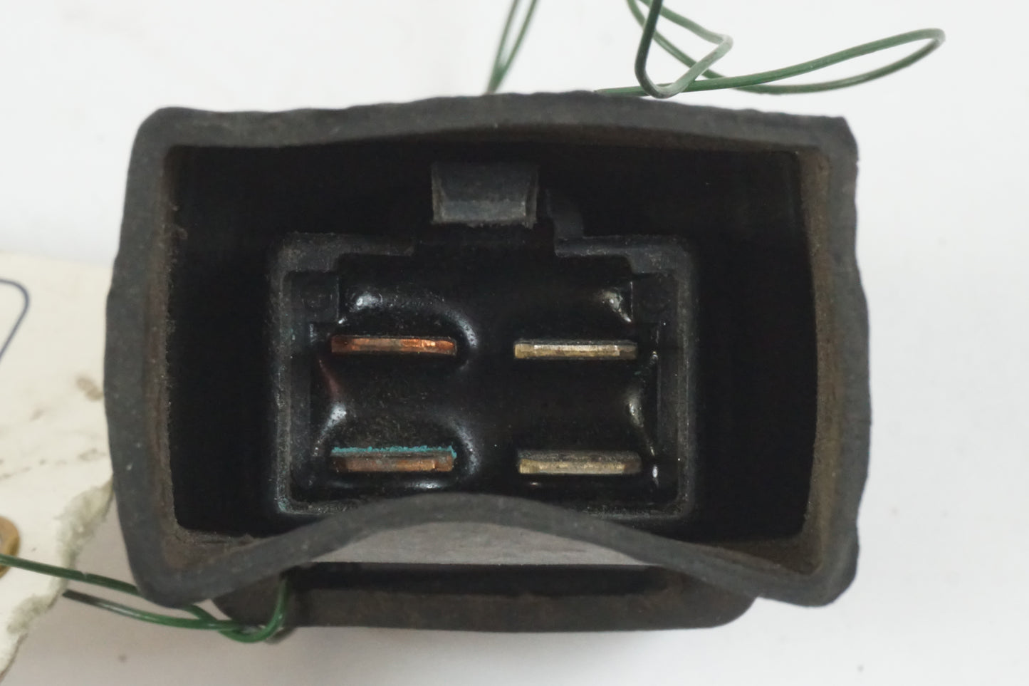 Höger sida på Relä från en Honda XRV 750 -1998 motorcykel.