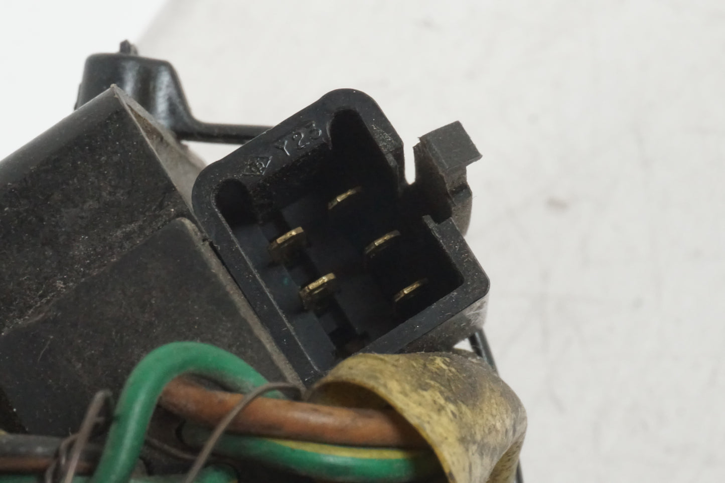 Snett uppifrån på Relä från en Honda VF 750 C -1983 motorcykel.