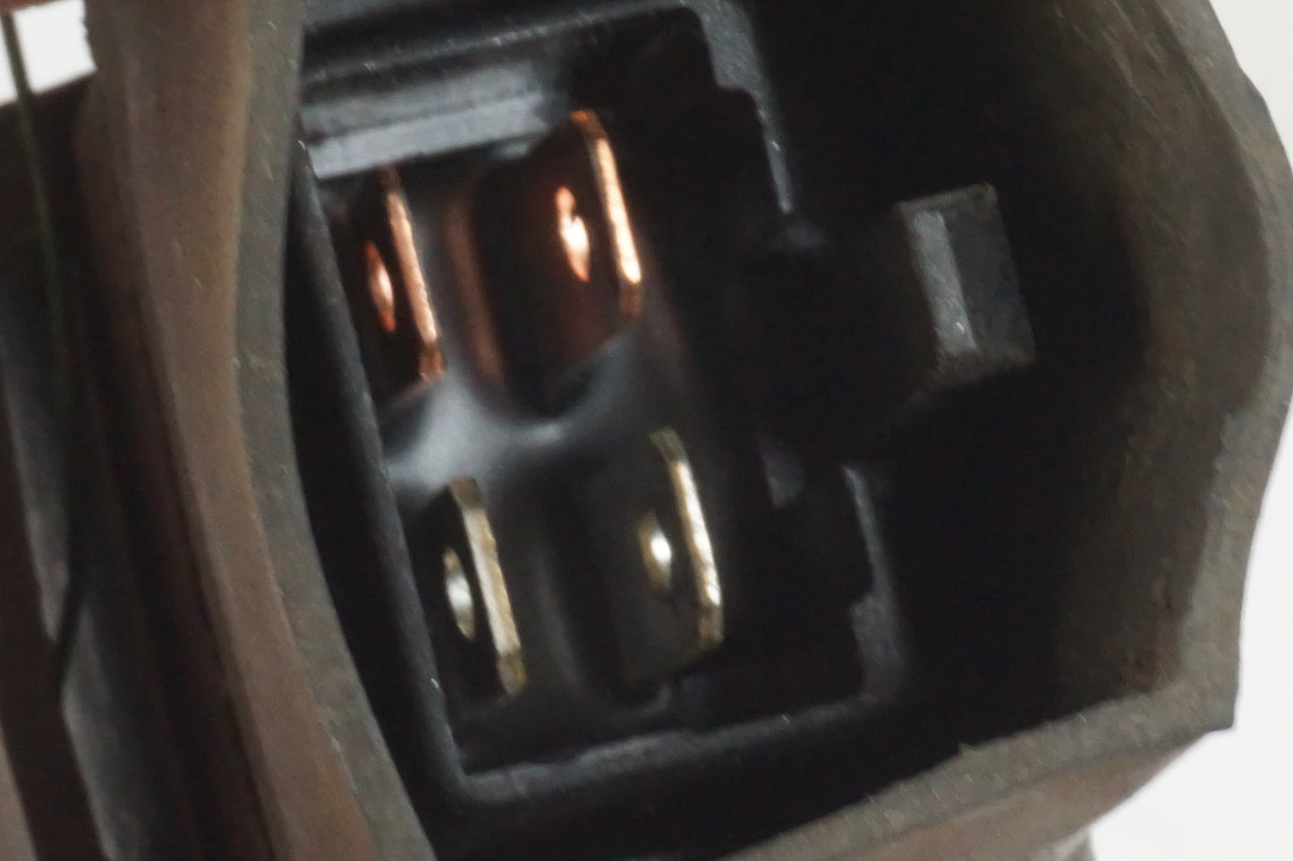 Höger sida på Relä från en Honda XRV 750 -1991 motorcykel.