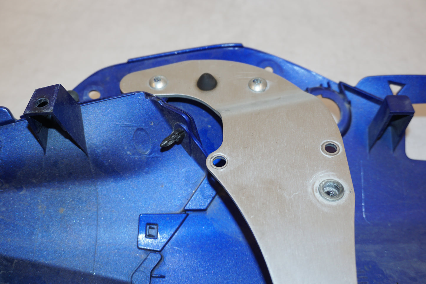 Extrabild3 på Bakvinge från en Yamaha YZF R6 -2011 motorcykel.