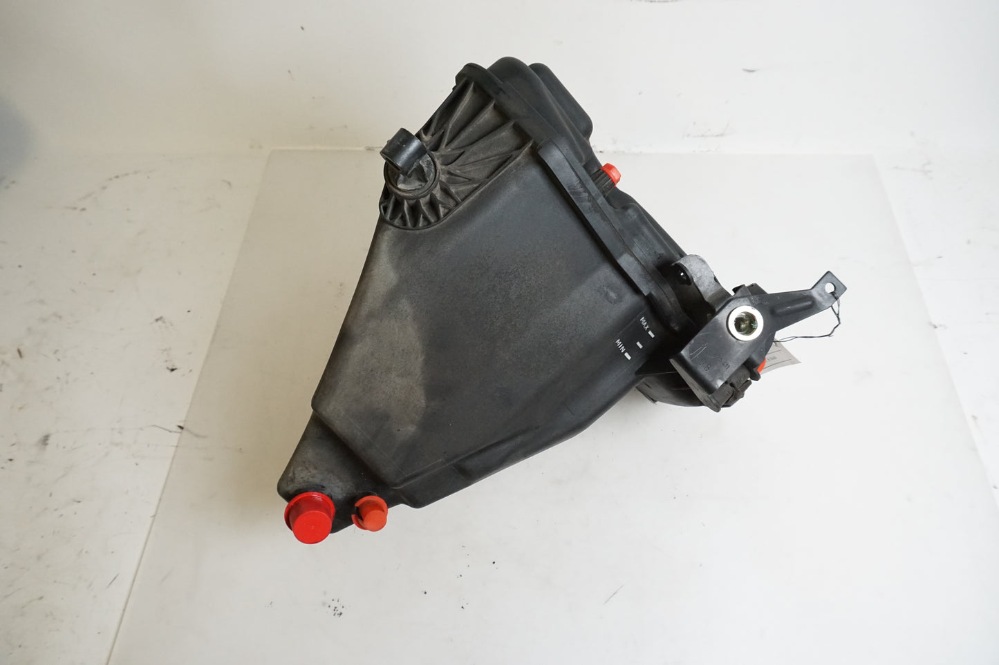 Vänster sida på Oljetank från en BMW K 1200 S -2007 motorcykel.