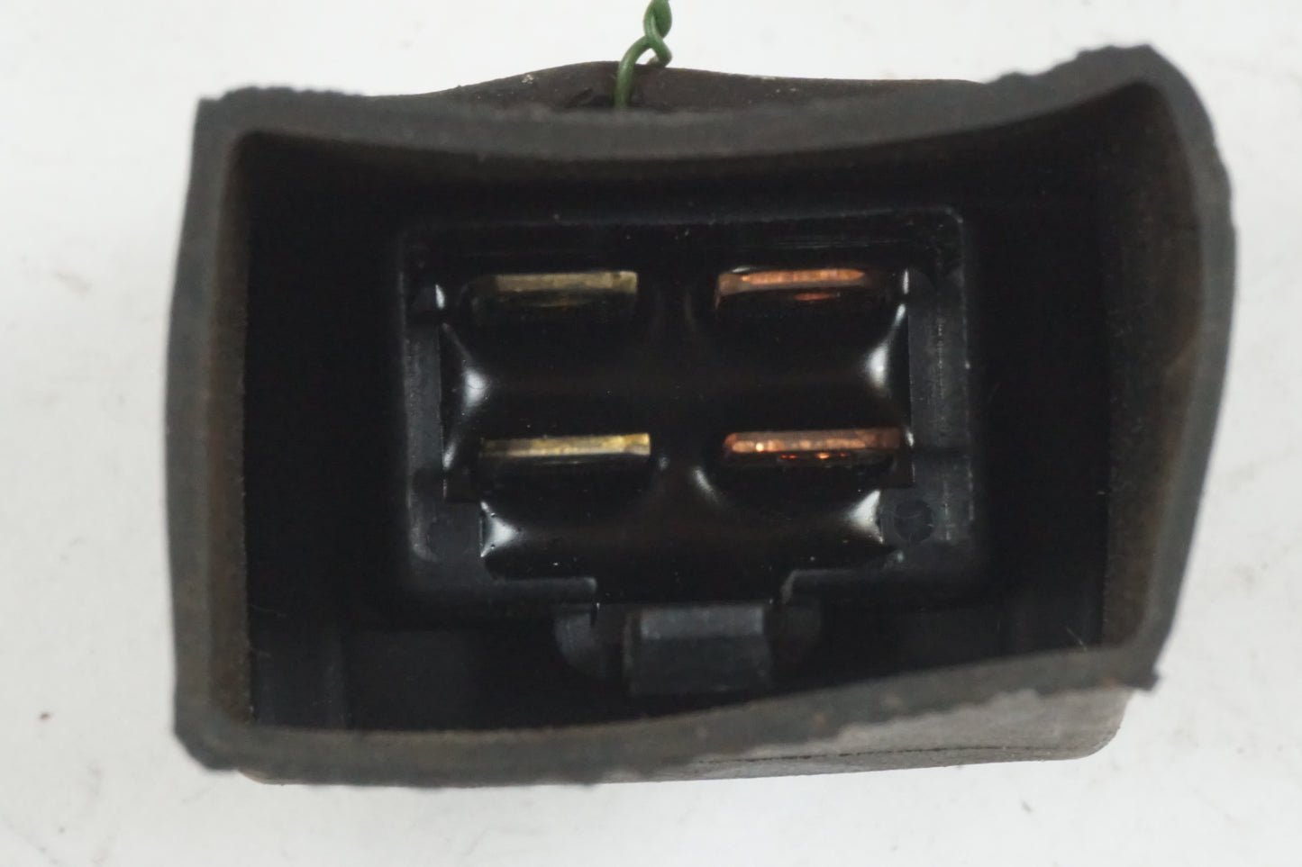 Höger sida pÄ RelÀ frÄn en Honda XL 1000 V -1999 motorcykel.