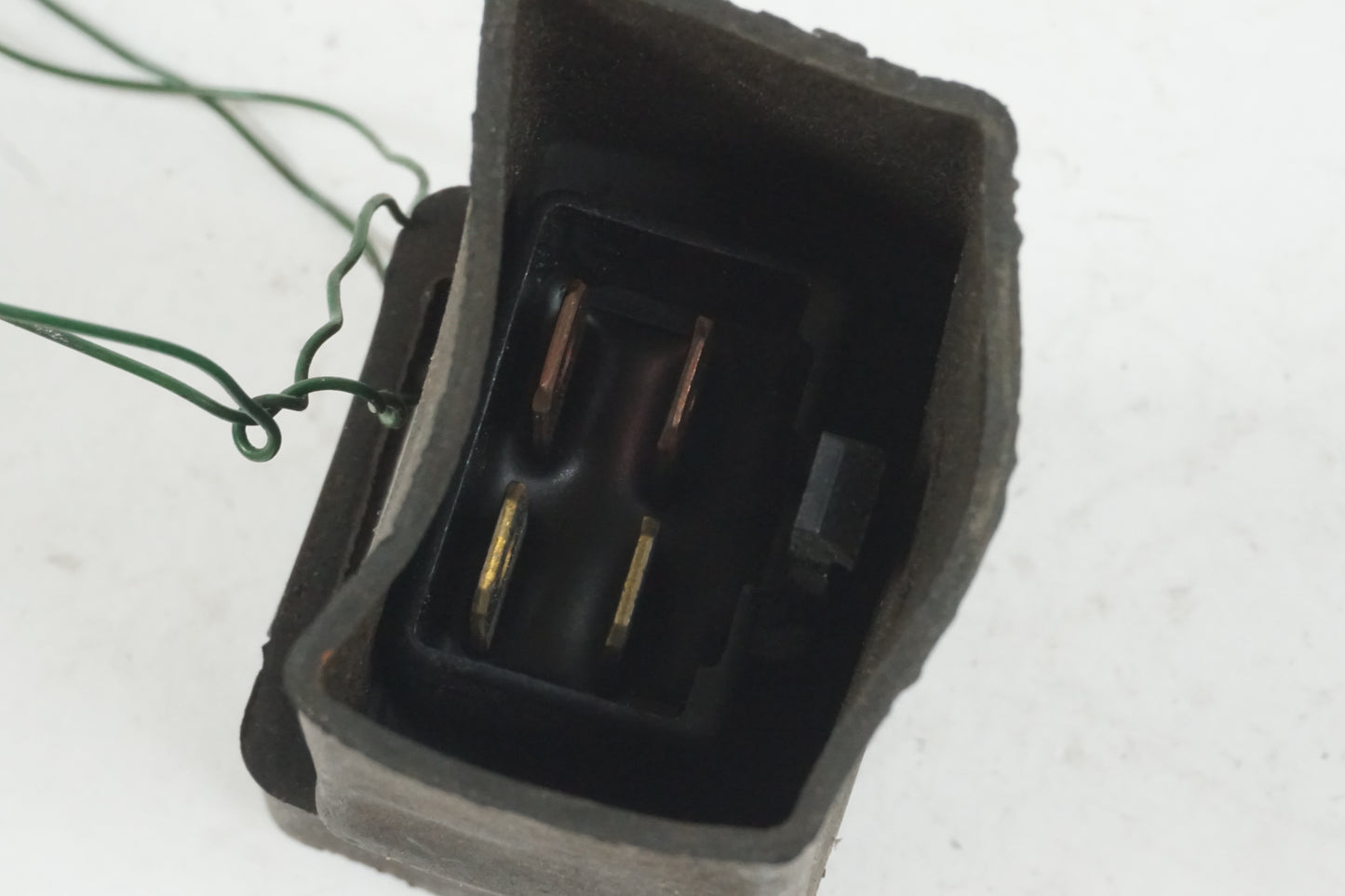 Höger sida på Relä från en Honda VTX 1800 -2002 motorcykel.