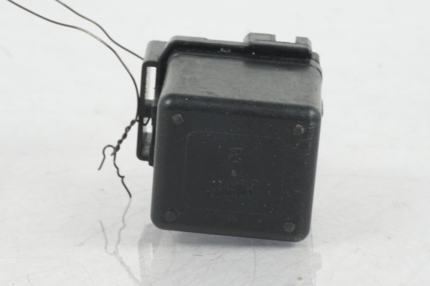 Höger sida på Startrelä från en Honda CBR 125 R -2011 motorcykel.