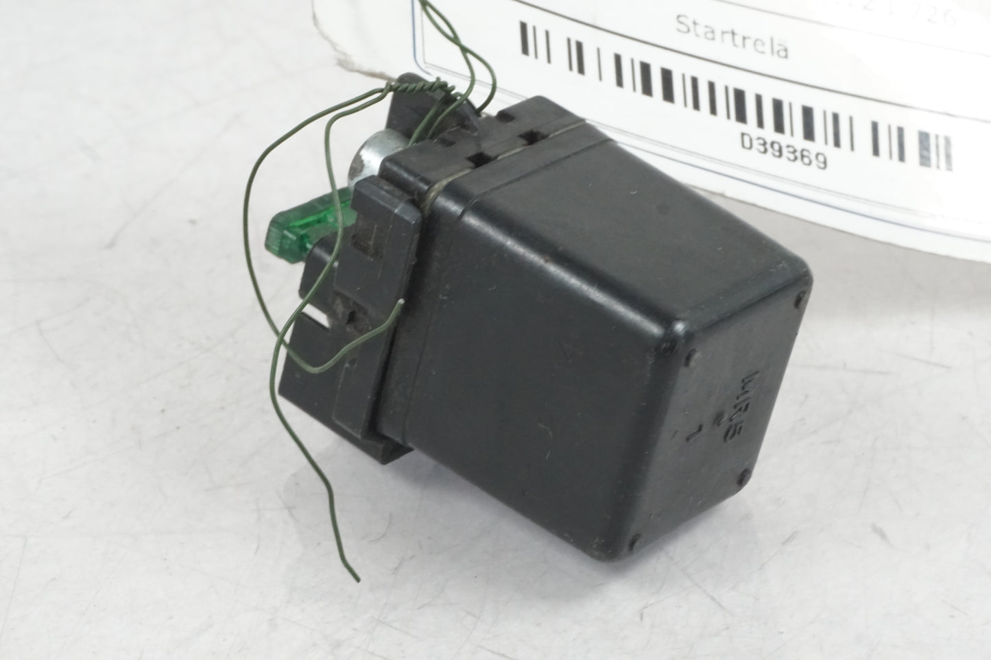 Baksidan på Startrelä från en Honda CBR 600 -1993 motorcykel.