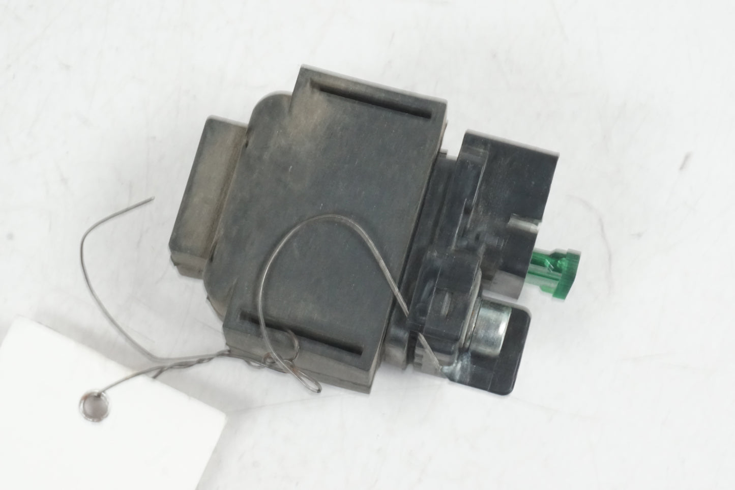 Vänster sida på Startrelä från en Honda NT 650 V -1998 motorcykel.