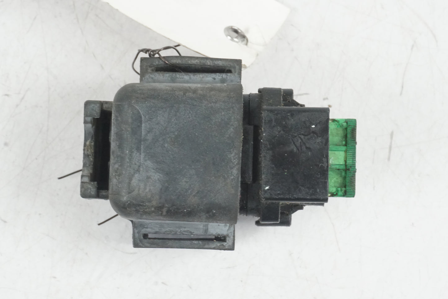 Höger sida på Startrelä från en Honda XRV 750 -1999 motorcykel.