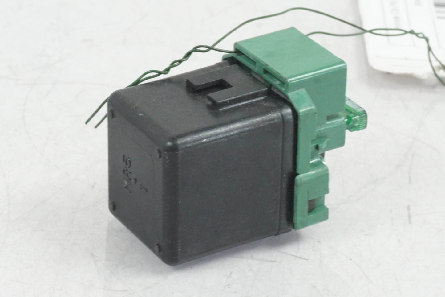 Höger sida på Startrelä från en Honda CB 750 SF -2003 motorcykel.