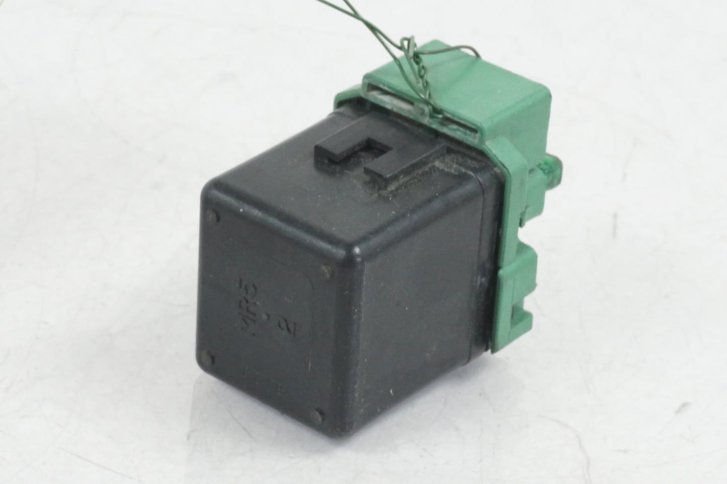 Höger sida på Startrelä från en Honda CB 750 SF -1999 motorcykel.