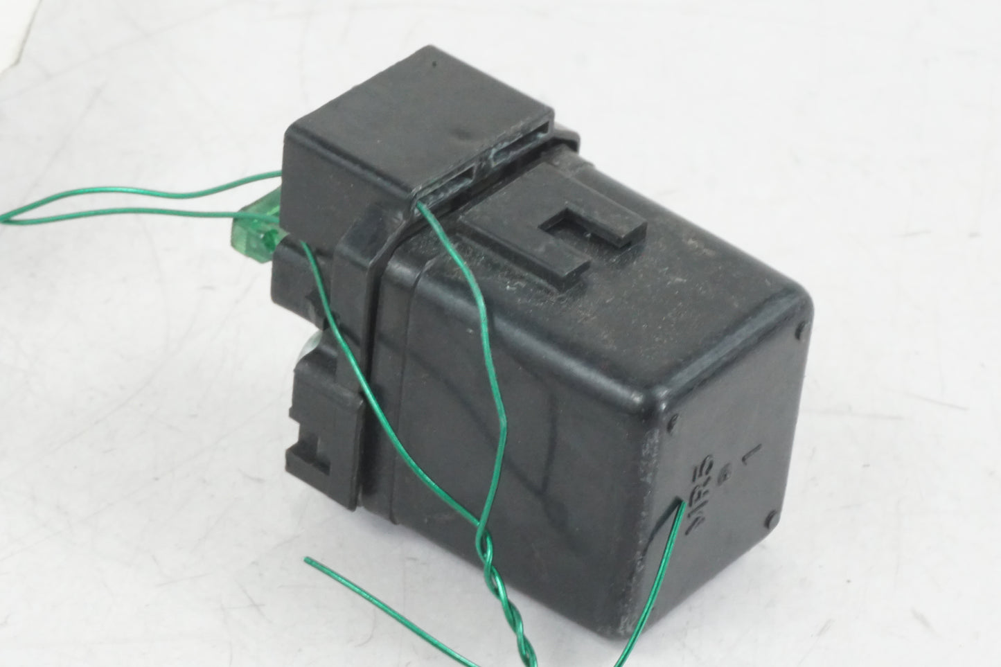 Höger sida på Startrelä från en Honda CBR 900 RR -1993 motorcykel.