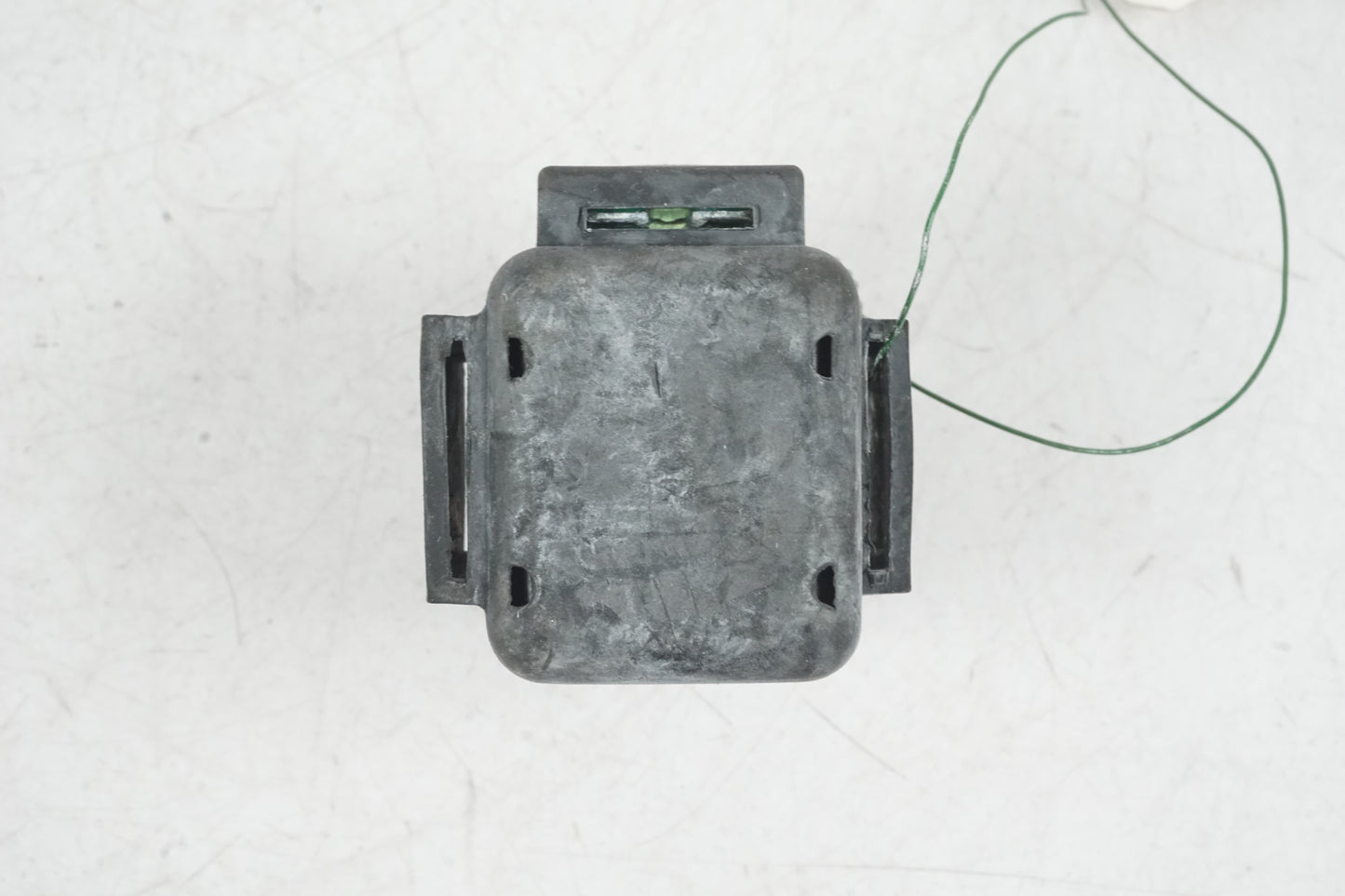 Vänster sida på Startrelä från en Honda CBR 1000 RR -2004 motorcykel.