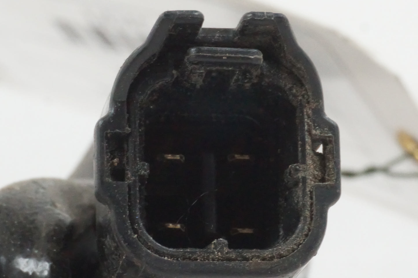 Vänster sida på Lambdasond från en Honda VFR 800 -1998 motorcykel.