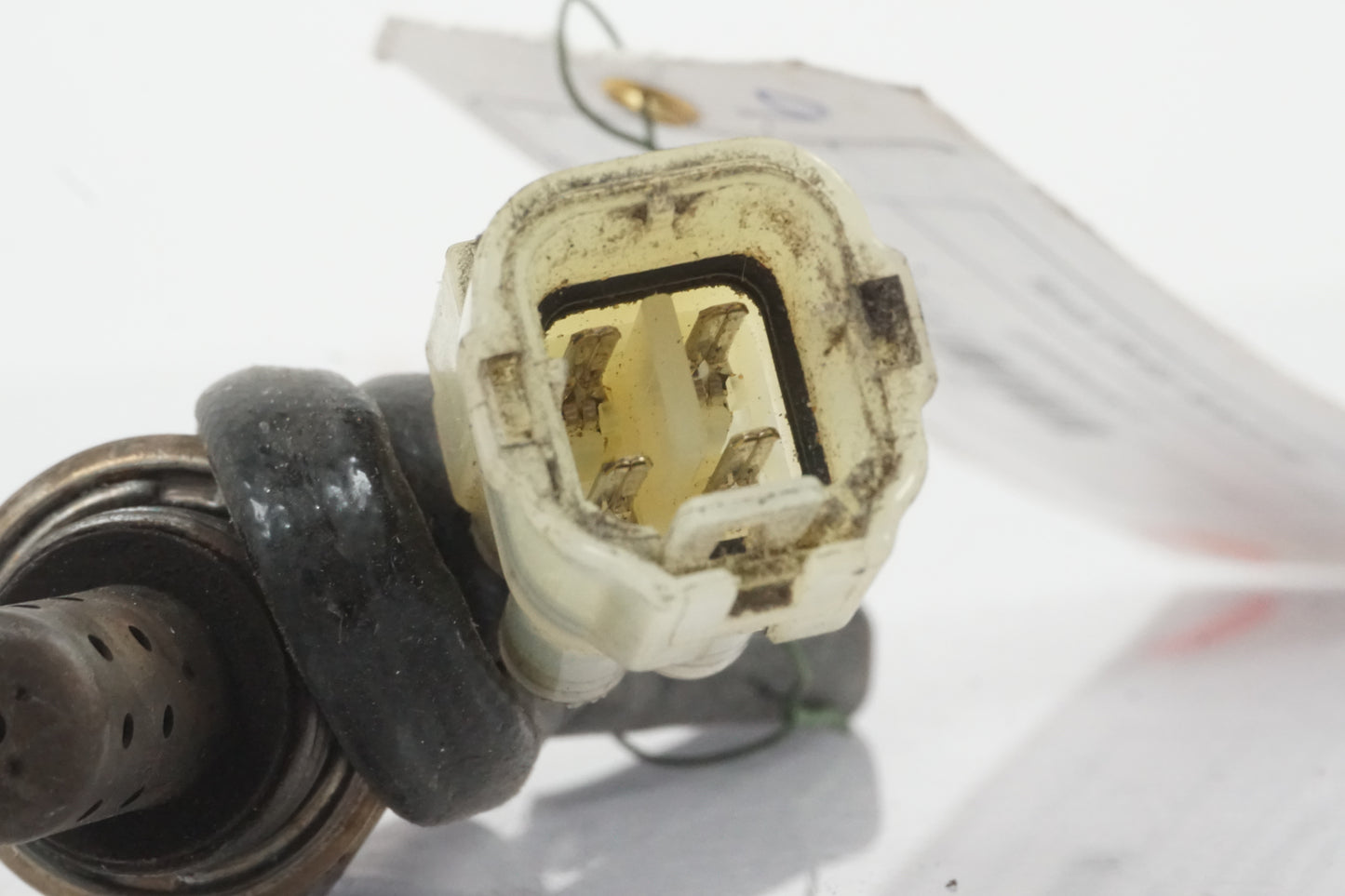 Höger sida på Lambdasond från en Honda VFR 800 -1998 motorcykel.