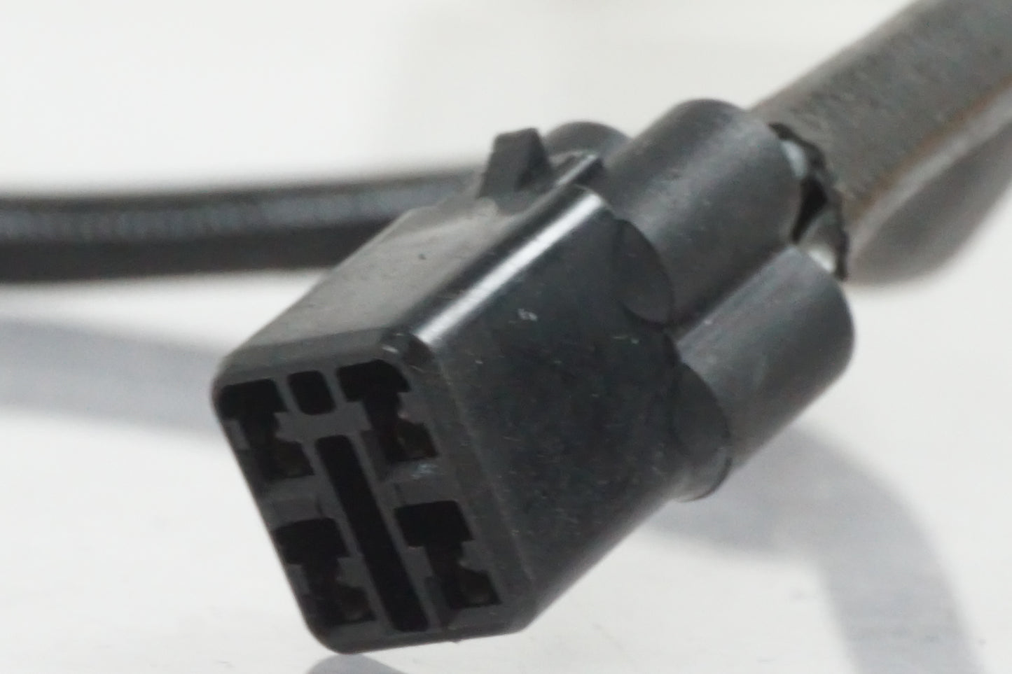 Höger sida på Lambdasond från en Honda CB 600 Hornet -2007 motorcykel.