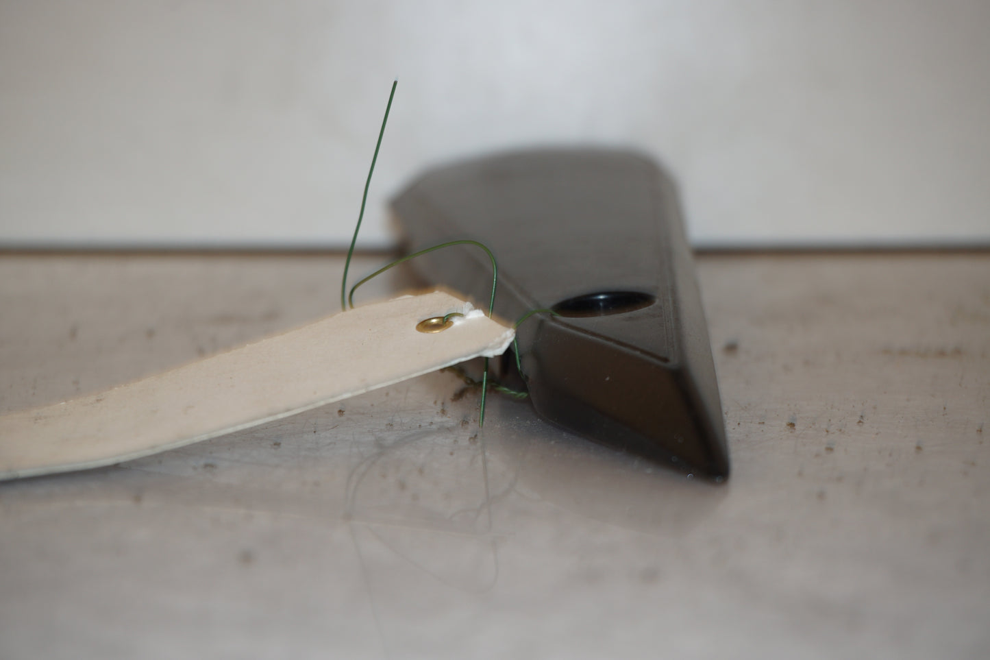 Snett uppifrÄn pÄ Sidopanel frÄn en Yamaha FZ-1 N -2009 motorcykel.