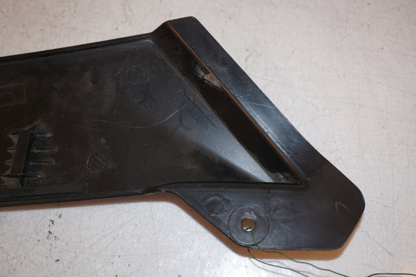 Extrabild3 på Bensintankskåpa från en Yamaha YZF 1000 R1 -2003 motorcykel.