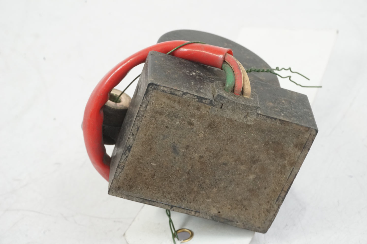 Vänster sida på Tilt Sensor från en Honda CBR 900 RR -2000 motorcykel.