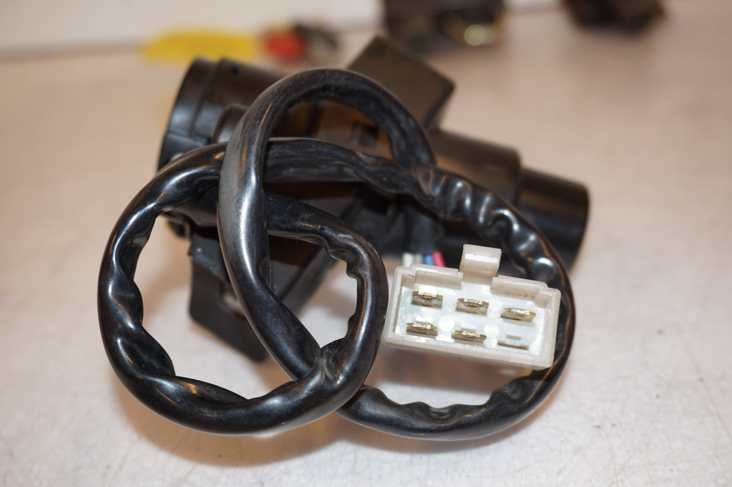 Extrabilder på Låssats från en Kawasaki ZZR 1200 -2002 motorcykel.