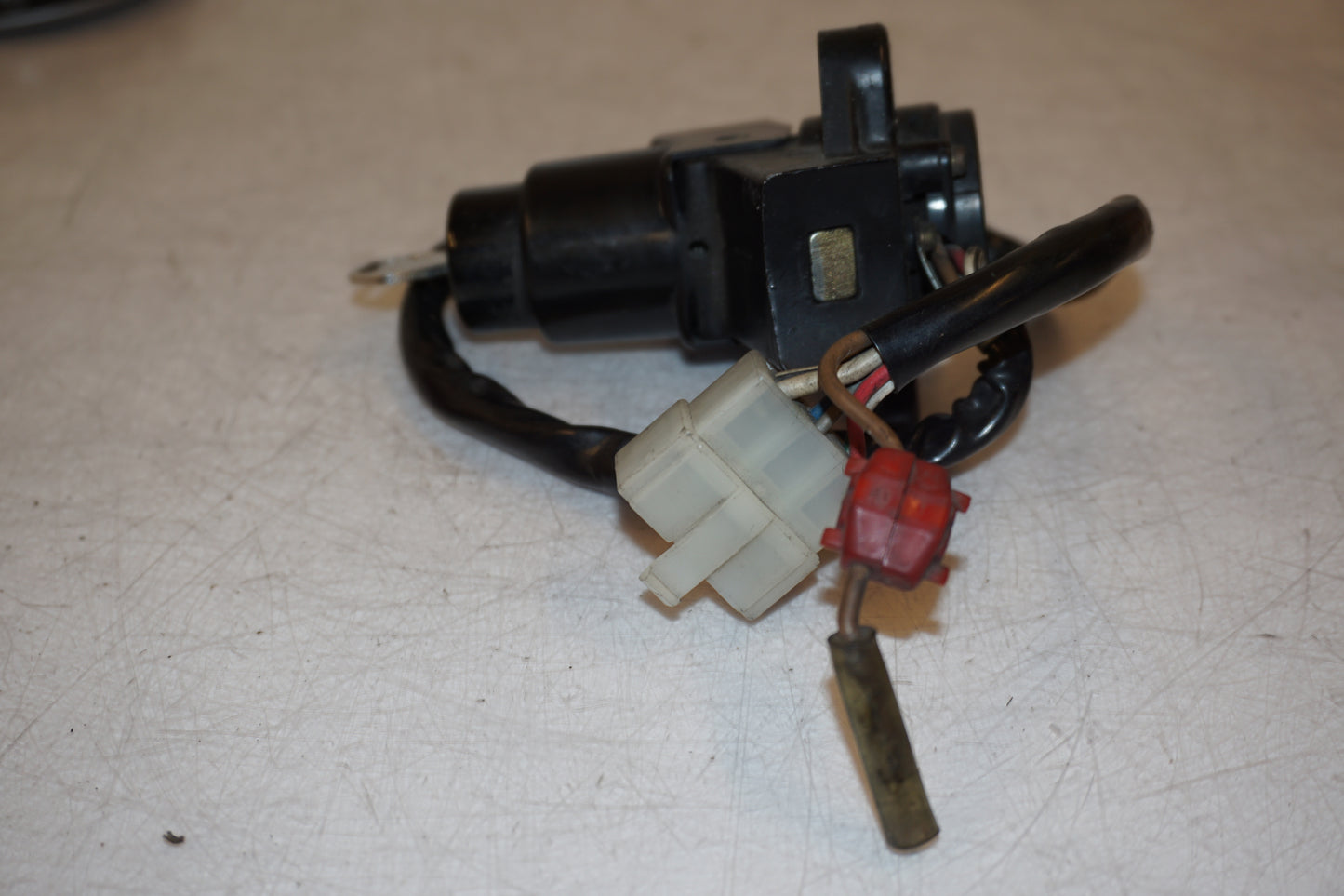 Extrabilder på Låssats från en Kawasaki ZZR 1100 -1994 motorcykel.