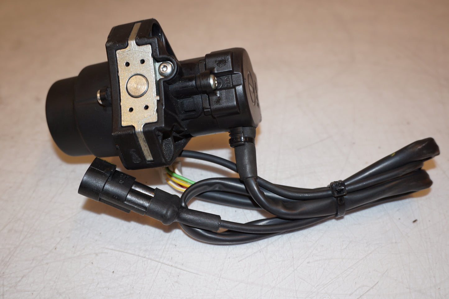 Extrabilder på Låssats från en Aprilia Tuono V4R -2018 motorcykel.