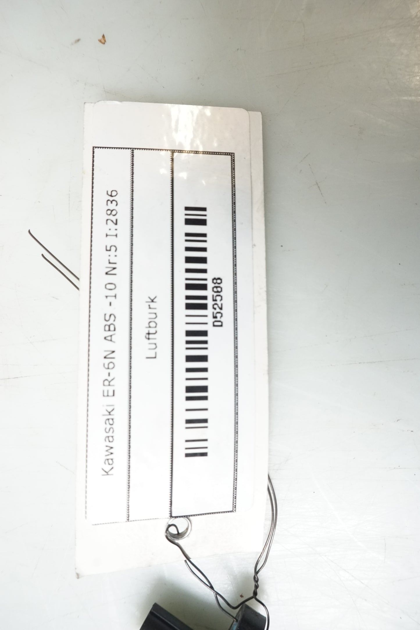 Höger sida på Luftburk från en Kawasaki ER-6N -2010 motorcykel.