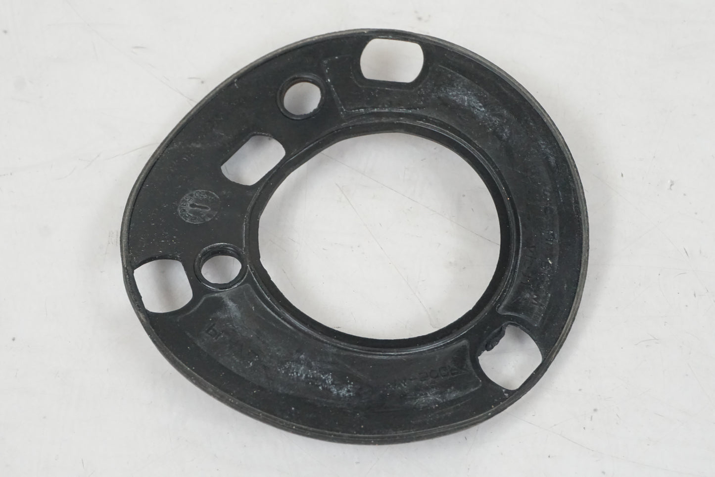 Extrabild5 på Tanklock från en Triumph Daytona 650 -2005 motorcykel.