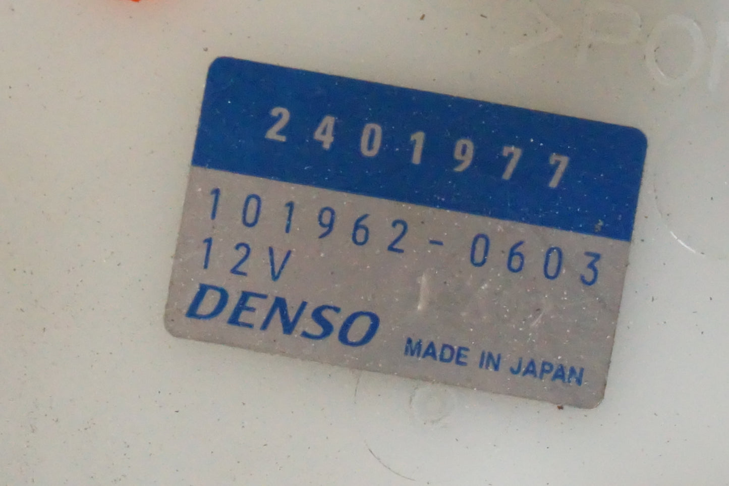 Extrabild2 på Bensinpump insprut från en Triumph Street Triple -2009 motorcykel.