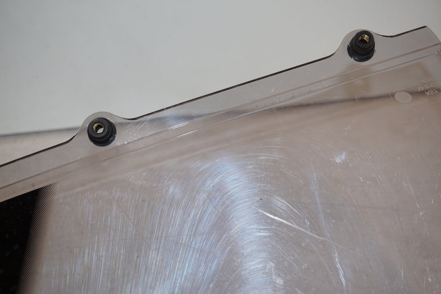 Extrabild7 på Vindruta från en Kawasaki ZZ-R 1400 -2010 motorcykel.