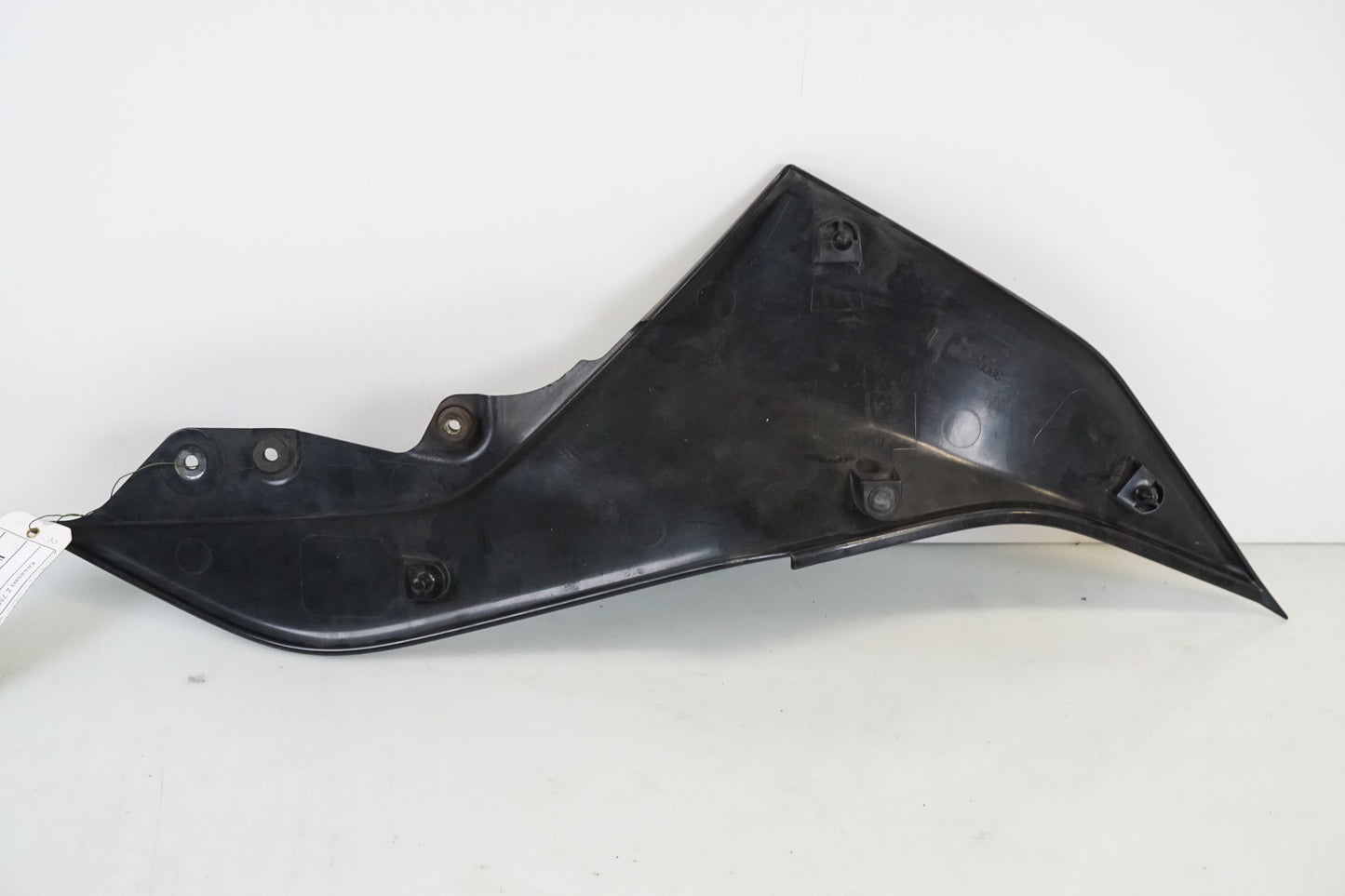 Snett nerifrån på Sidopanel från en Kawasaki Z 750 -2008 motorcykel.