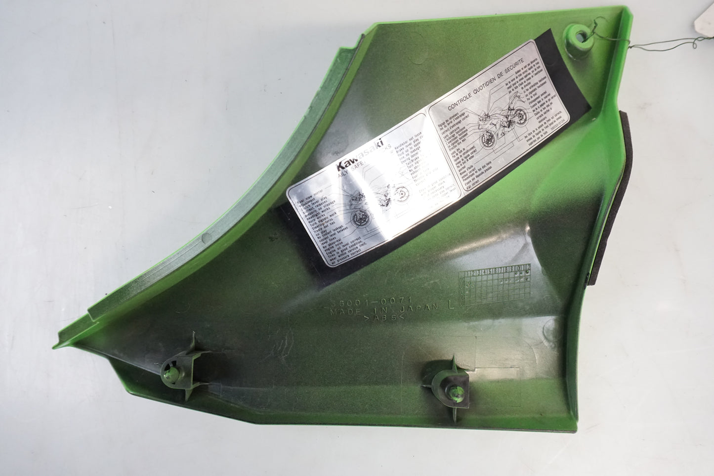 Extrabild1 på Sidopanel från en Kawasaki ZX-10R -2007 motorcykel.