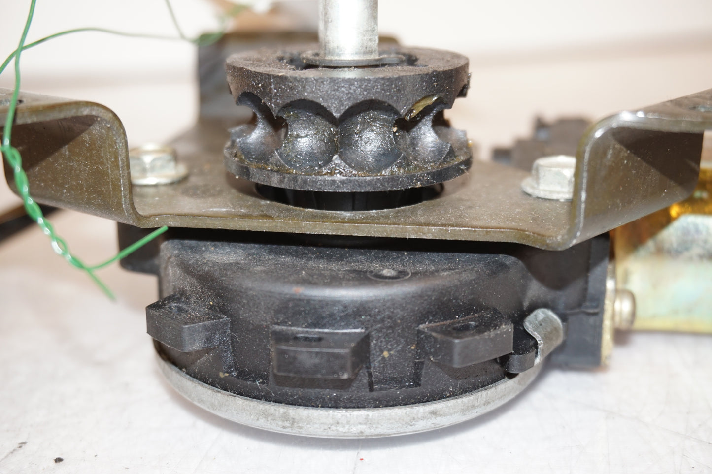 Extrabild3 på Vindrutemotor från en Suzuki GSX 1100 F -1991 motorcykel.